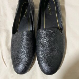 Vionic Textured Black Loafers for Women Size 9